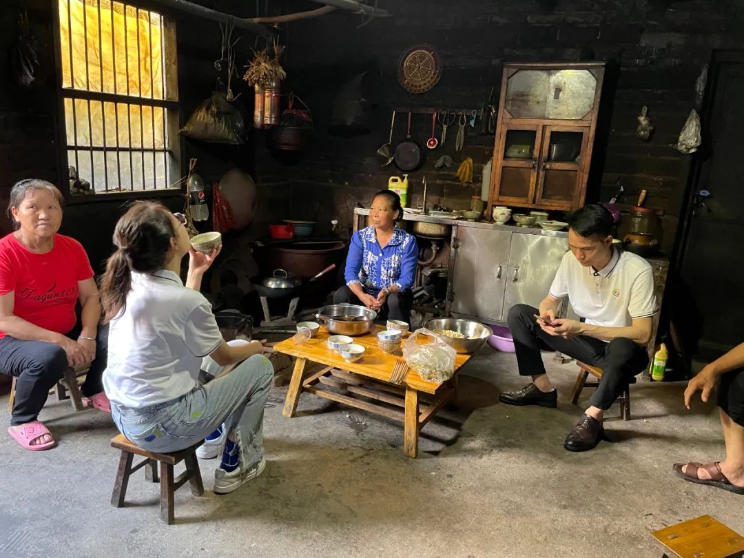 南宫体育照明2023捐赠广西融水大浪镇中心小学爱心公益活动-公司新闻-南宫体育照明官网